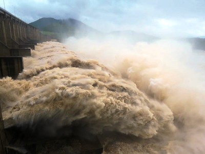 Thủ tướng chỉ đạo khẩn cấp ứng phó mưa lũ và đảm bảo an toàn hồ đập