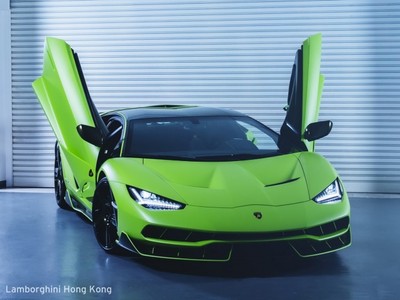 Lamborghini Centenario - siêu bò xanh lá