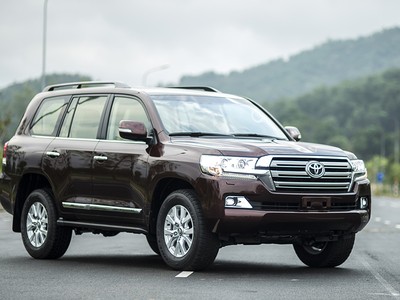 10 mẫu ôtô bán chậm nhất Việt Nam chín tháng 2017