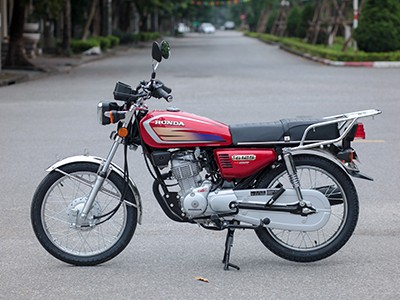 Honda CG125 nhập khẩu Trung Quốc đầu tiên về Việt Nam.
