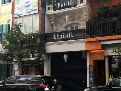 Cửa hàng Khaisilk tại 101 Đồng Khởi, quận 1, TP HCM đang đóng cửa.Ảnh: Viễn Thông