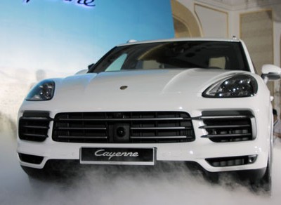 Phiên bản Porsche Cayenne S có giá 5,47 tỷ đồng tại Việt Nam.