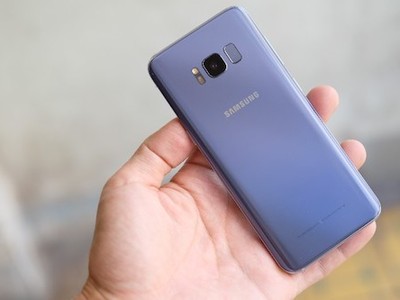 Samsung Galaxy S8 Plus màu tím khói.