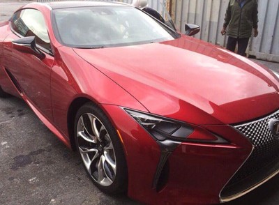 LC500 đầu tiên về Việt Nam.