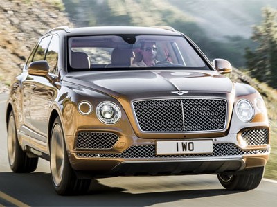 Bentley Bentayga - siêu SUV trang bị động cơ 6 lít W12 tăng áp kép cho công suất 600 mã lực và mô-men xoắn cực đai 900 Nm. Hộp số tự động 8 cấp kết hợp hệ dẫn động 4 bánh.