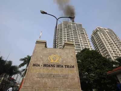 Hà Nội: Cháy Chung cư Golden Westlake giữa trưa, người dân hoảng loạn