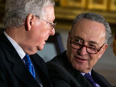 Lãnh đạo phe Cộng hòa tại Thượng viện Mitch McConnell (trái) và lãnh đạo phe Dân chủ Chuck Schumer. Ảnh:Getty Images.