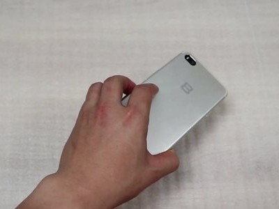 Bphone 3 lộ video, thiết kế giống iPhone 7 Plus