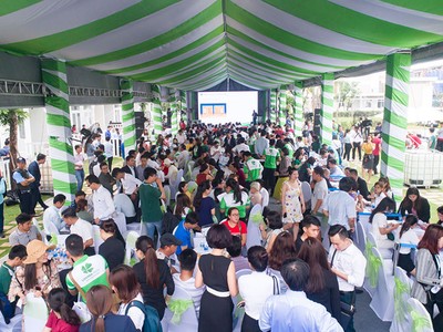 Đông đảo khách hàng đến tham dự lễ giới thiệu giai đoạn 3 dự án Lovera Park.