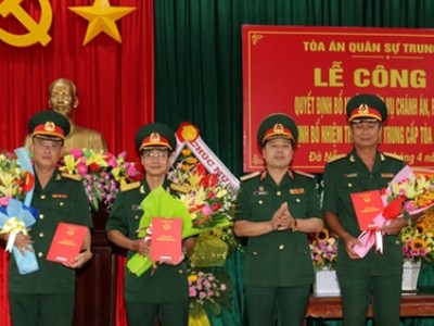 Tòa án Quân sự TƯ trao quyết định bổ nhiệm cán bộ