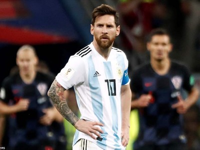 Argentina 0-3 Croatia: Argentina tệ nhất nhiều năm qua, Messi như 'vật thể lạ'