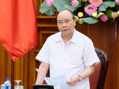 Thủ tướng Nguyễn Xuân Phúc chủ trì cuộc họp Thường trực Chính phủ. Ảnh: VGP/Quang Hiếu