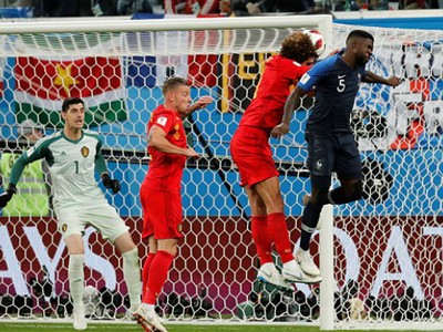 Pha lập công đưa Pháp vào chung kết của Umtiti. Ảnh: FIFA.