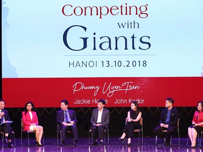 Các diễn giả tại trao đổi tại buổi giao lưu