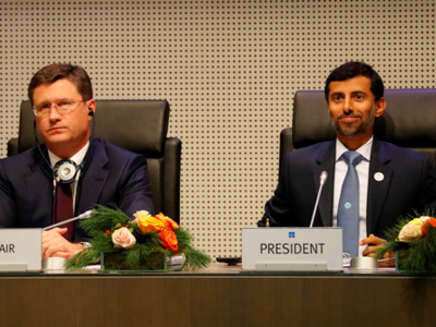 Bộ trưởng Năng lượng Nga - Alexander Novak và Bộ trưởng Dầu mỏ UAE - Suhail Mohamed Al Mazrouei. Ảnh:Reuters