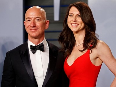 Vợ chồng Jeff và MacKenzie Bezos. Ảnh:Reuters