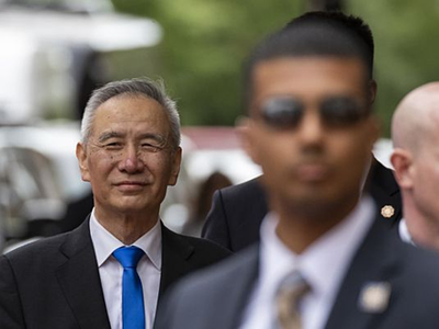 Phó thủ tướng Trung Quốc Lưu Hạc bên ngoài Văn phòng Đại diện Thương mại Mỹ. Ảnh:Bloomberg