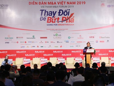 Ông Vũ Đại Thắng, Ủy viên Dự khuyết Ban chấp hành Trung ương Đảng, Thứ trưởng Bộ Kế hoạch và Đầu tư phát biểu tại Diễn đàn.