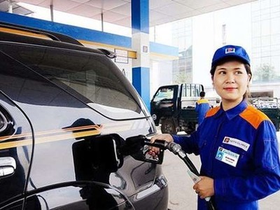 Giá xăng tăng mạnh từ 18h ngày 1/10