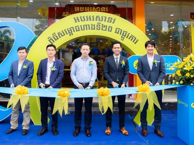 Một cửa hàng Bluetronics ngày khai trương