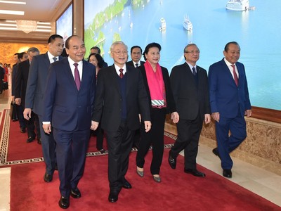 Tổng Bí thư, Chủ tịch nước Nguyễn Phú Trọng, Thủ tướng Chính phủ Nguyễn Xuân Phúc, Chủ tịch Quốc hội Nguyễn Thị Kim Ngân, Thường trực Ban Bí thư Trần Quốc Vượng và các đại biểu tới dự Hội nghị Chính phủ với các địa phương. - Ảnh: VGP