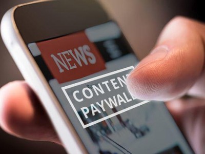 Báo chí thu phí: Đường dưới chân mình…