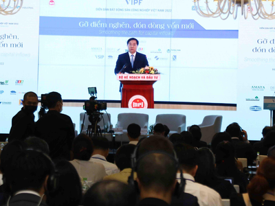 Ông Trần Duy Đông, Thứ trưởng Bộ Kế hoạch và Đầu tư phát biểu tại Diễn đàn Bất động sản Công nghiệp 2022 (ảnh: Lê Toàn)