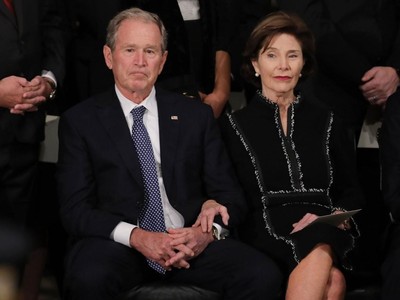 Cựu Tổng thống Mỹ George W. Bush và cựu đệ nhất phu nhân Laura Bush. Ảnh: WP.
