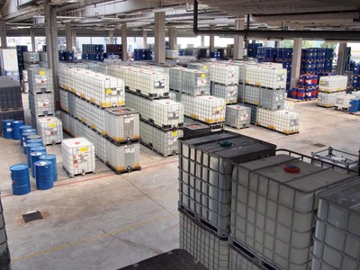 Tập đoàn Hóa chất Việt Nam muốn đấu giá 1,92 triệu cổ phiếu Hóa chất Việt Trì (HVT) để giảm sở hữu về 51%