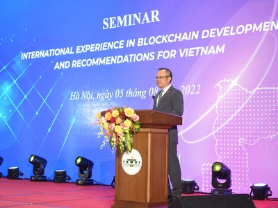 Ông Nguyễn Mạnh Tiến, Phó Chủ nhiệm Ủy ban Đối ngoại Quốc hội phát biểu khai mạc hội thảo