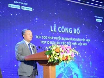 Tổng biên tập Báo Đầu tư Lê Trọng Minh phát biểu chúc mừng các doanh nghiệp tại Lễ công bố. Ảnh: Dũng Minh 