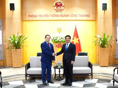 Bộ trưởng Nguyễn Hồng Diên tiếp Tổng giám đốc Công ty Zarubezhneft EP Vietnam.