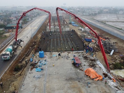 Công trường thi công cao tốc Bắc - Nam