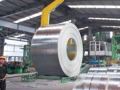 Trước khó khăn từ thị trường, Tập đoàn Hòa Phát đặt mục tiêu lợi nhuận sau thuế thấp hơn 5% so với năm ngoái.