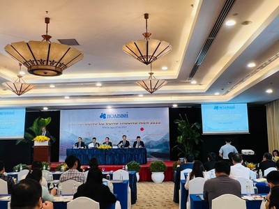 ĐHCĐ thường niên 2023 tới "phút 89" mới đủ điều kiện để tổ chức sau gần 4 giờ chờ đợi.