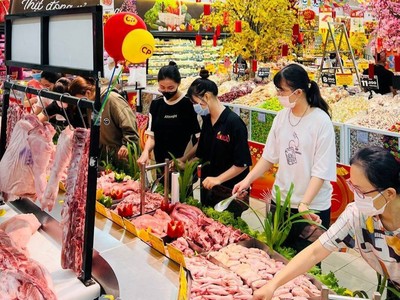 Cung cầu hàng hóa thiết yếu trong ngày 30 Tết Giáp Thìn diễn ra bình thường, không có diễn biến bất thường về giá.