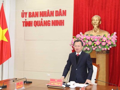 Ông Cao Tường Huy, Chủ tịch UBND tỉnh Quảng Ninh chủ trì phiên họp. Nguồn: Quảng Ninh Portal.