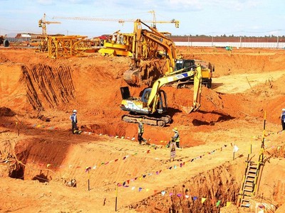 Sân bay Long Thành hiện đang xây dựng nhà ga và đường băng. Ảnh: Lê Toàn