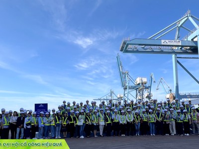 Đại diện các tổ chức đầu tư tại cảng biển nằm trong khu liên hợp Hòa Phát Dung Quất