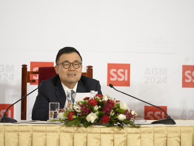 Ông Nguyễn Duy Hưng, Chủ tịch HĐQT SSI trả lời cổ đông tại ĐHCĐ