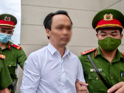 Ông Trịnh Văn Quyết, Cựu Chủ tịch Tập đoàn FLC được dẫn giải đến Toà 