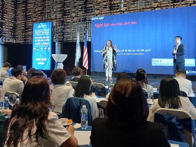 Bà Amy Salo- Giám đốc kinh doanh-Tổng đại lý Forest Hills Financial Group- Hoa Kỳ chia sẻ tại GAMA Việt Nam 2024