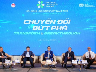 Các diễn giả tham gia phiên thảo luận số 1 của Hội nghị Logistics lần thứ 2 năm 2024 (Ảnh: Lê Toàn)