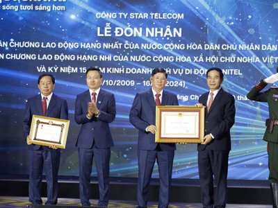 Unitel đón nhận Huân chương Lao động hạng Nhất của Lào và Huân chương Lao động hạng Nhì của Việt Nam.