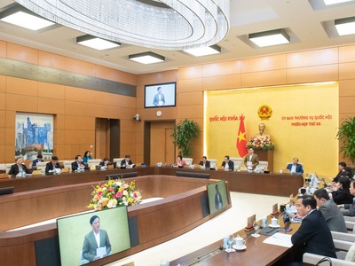 Ủy ban Thường vụ Quốc hội biểu quyết nhất trí bổ sung 4 luật và 1 nghị quyết vào chương trình xây dựng luật, pháp lệnh năm 2025.