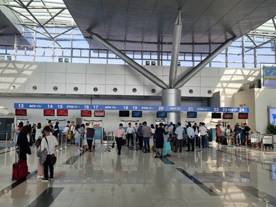 Bên trong nhà ga hành khách Cảng hàng không quốc tế Cần Thơ.