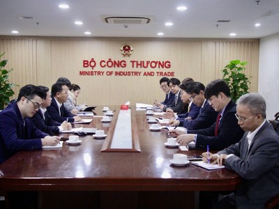 Thứ trưởng Bộ Công Thương Nguyễn Hoàng Long làm việc với Tập đoàn Doosan Enerbility, sáng 2/2/2026.