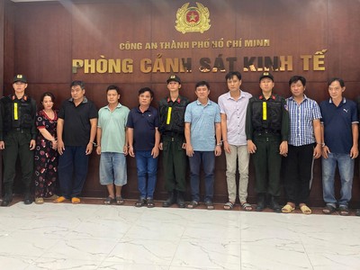 TP.HCM: Phá đường dây buôn bán sản xuất xăng giả làm từ phẩm màu và dung môi