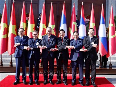 Việt Nam - Lào thúc đẩy gắn kết chiến lược toàn diện