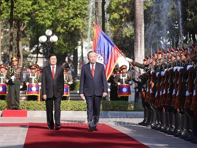 Lễ đón trọng thể Tổng Bí thư Tô Lâm tại thủ đô Viêng Chăn (Lào)